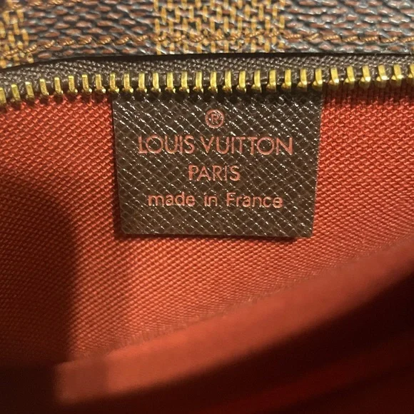 Louis Vuitton Damier Pouch - Picture 11 of 15